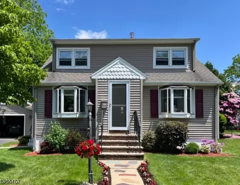 35 Pine St, Mine Hill, NJ 07803