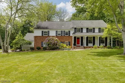 43 Cambridge Dr, Berkeley Heights, NJ 07922