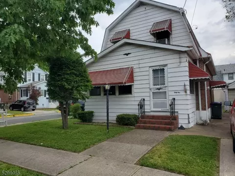 34 E Grove Ave, Woodbridge Twp, NJ 07095