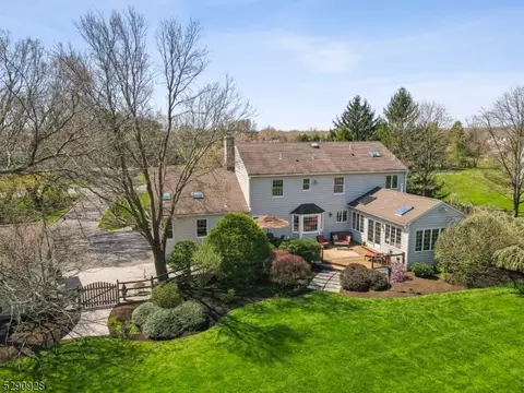28 Kingswood Ct, Montgomery, NJ 08502