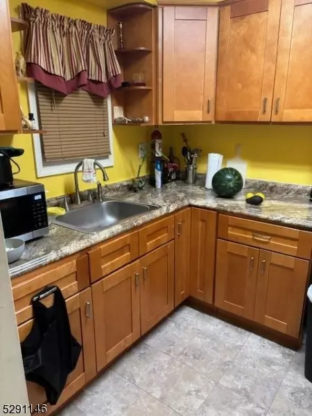119 Macarthur Dr, Edison, NJ 08837 photo 3