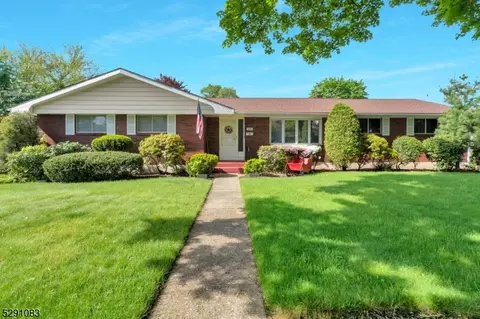 208 5th St, Hackettstown, NJ 07840