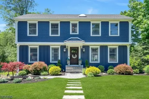 295 Squawbrook Rd, Wyckoff, NJ 07481