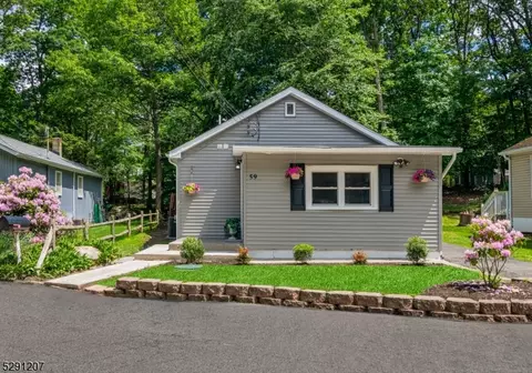 59 Stevens Trl, Hopatcong, NJ 07843