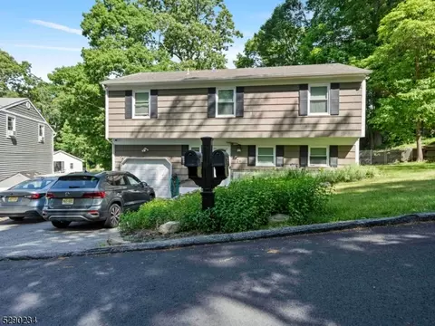 24 Alfred Way, Hopatcong, NJ 07843