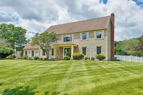 29 Arrowhead Dr, Branchburg, NJ 08853
