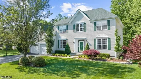 15 Stone House Dr, Readington Twp, NJ 08889