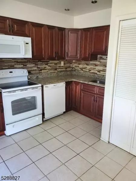 597 Auten Rd #6, Hillsborough, NJ 08844
