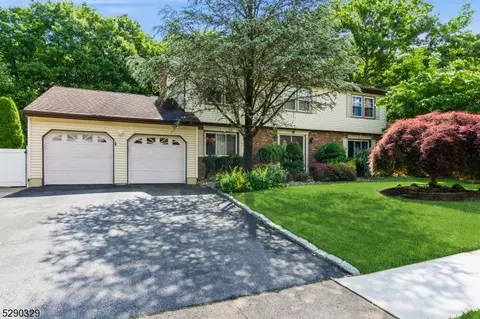 15 Glynn Ct, Sayreville Boro, NJ 08859