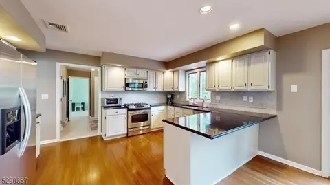 7 Timberline Dr, Wayne, NJ 07470 photo 15