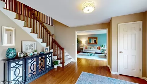 7 Timberline Dr, Wayne, NJ 07470 photo 3