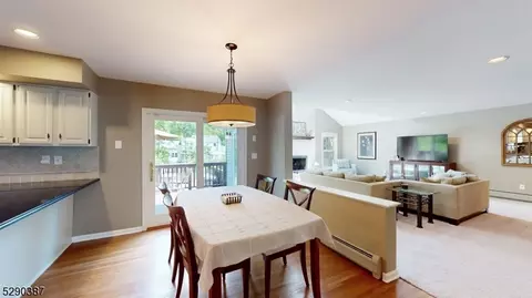 7 Timberline Dr, Wayne, NJ 07470 photo 12