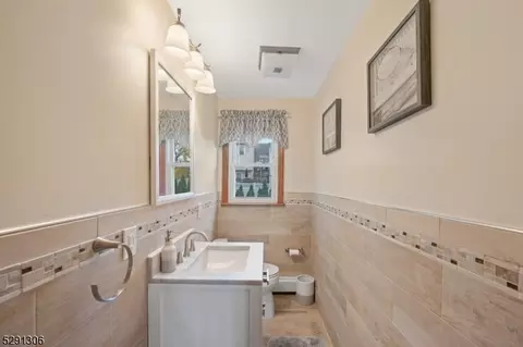 8 Davis Ave, Dover, NJ 07801 photo 17