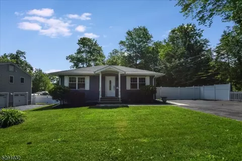 409 Biglow Dr, Vernon Twp, NJ 07422