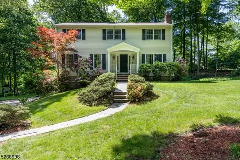 19 Chilhowie Dr, Kinnelon, NJ 07405