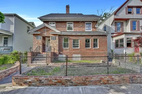 288 William St, East Orange, NJ 07017
