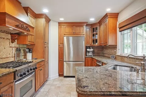 14 Park Ln, Springfield, NJ 07081 photo 8