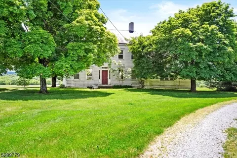 107 Van Lieus Rd, Ringoes, NJ 08551