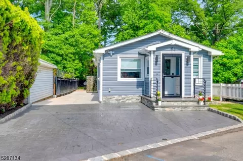 196 Fayette Ave, Wayne, NJ 07470 photo 2