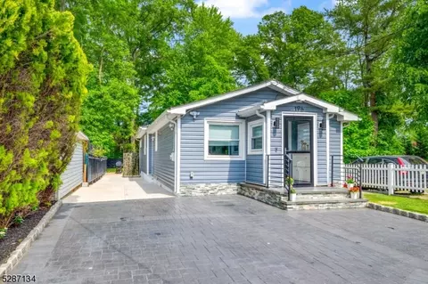 196 Fayette Ave, Wayne, NJ 07470
