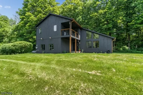 80 Stillwater Rd, Hardwick Twp, NJ 07825