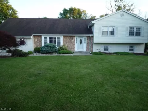 107 Monroe Ave, Montgomery, NJ 08502