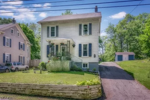 8 Edge Hill Rd, Blairstown, NJ 07825