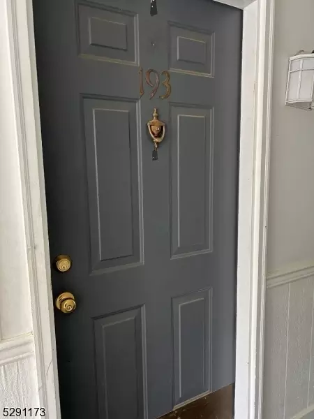 193 Rachel Ct #193, Franklin Park, NJ 08823