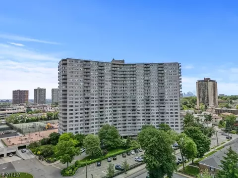 2000 Linwood Ave #23G, Fort Lee, NJ 07024
