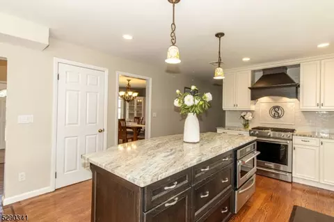 328 Briar Patch, Mountainside, NJ 07092 photo 11