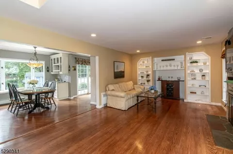328 Briar Patch, Mountainside, NJ 07092 photo 4