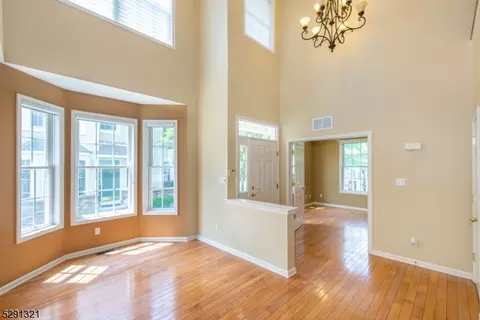 194 Levinberg Ln, Wayne, NJ 07470 photo 8