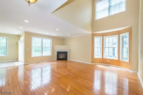 194 Levinberg Ln, Wayne, NJ 07470 photo 10