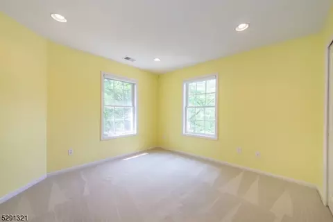 194 Levinberg Ln, Wayne, NJ 07470 photo 19