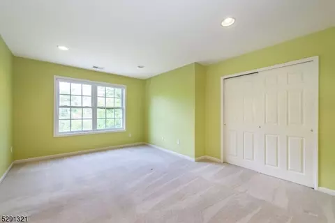 194 Levinberg Ln, Wayne, NJ 07470 photo 18
