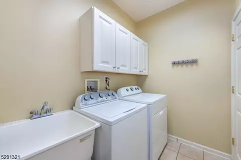 194 Levinberg Ln, Wayne, NJ 07470 photo 23
