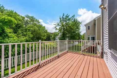194 Levinberg Ln, Wayne, NJ 07470 photo 25