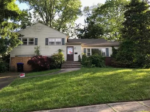100 Farms Road Cir, East Brunswick, NJ 08816