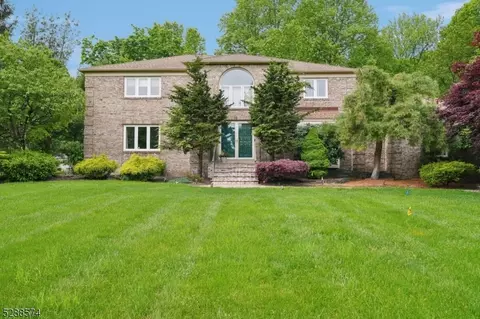 5 Winchester Ter, Randolph, NJ 07869