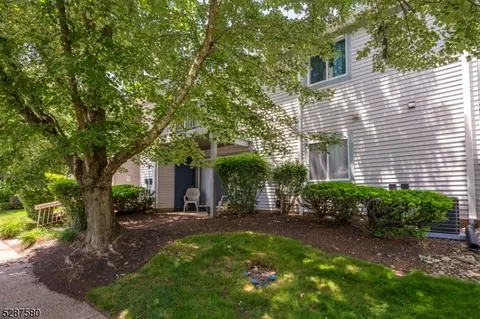 93 Haverhill Pl, Somerset, NJ 08873