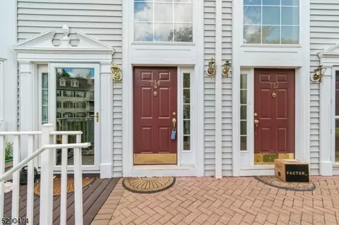 734 Magnolia Ln, Branchburg, NJ 08876