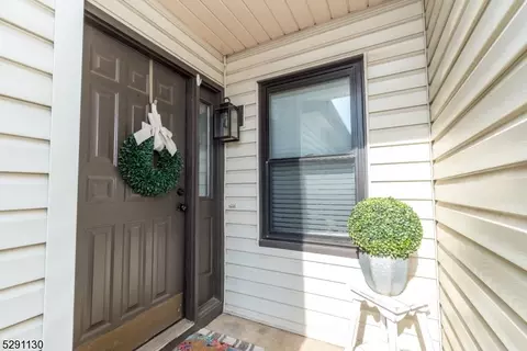 412 Willow Ct, Flemington, NJ 08822