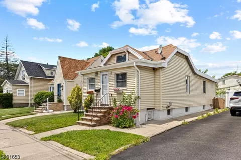 258 Randolph St, Carteret, NJ 07008