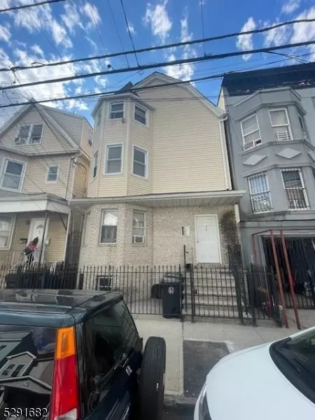 148 Parker St, Newark, NJ 07104