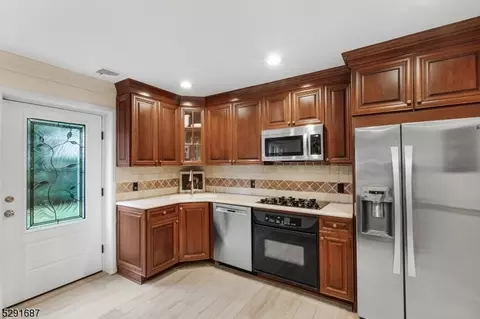 5 Frederick Ct, Wayne, NJ 07470 photo 24