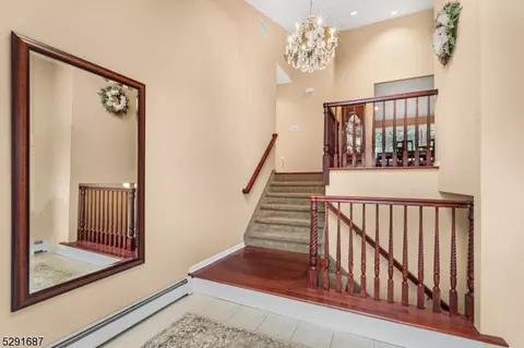 5 Frederick Ct, Wayne, NJ 07470 photo 3