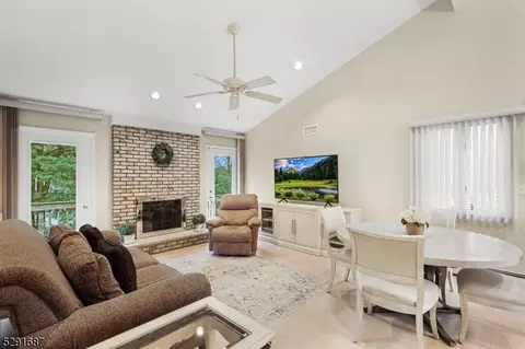 5 Frederick Ct, Wayne, NJ 07470 photo 9