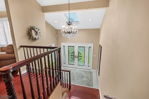 5 Frederick Ct, Wayne, NJ 07470 photo 2