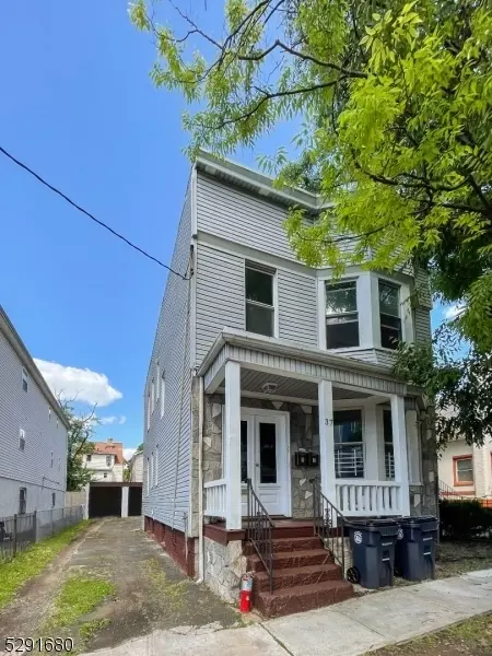 37 Tillinghast St, Newark, NJ 07108