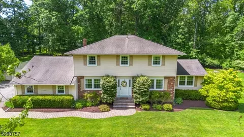 16 Stafford Ter, Parsippany-troy Hills Twp, NJ 07054
